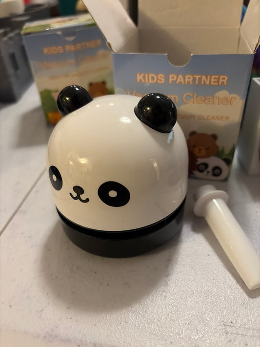 Desktop Panda vacuum